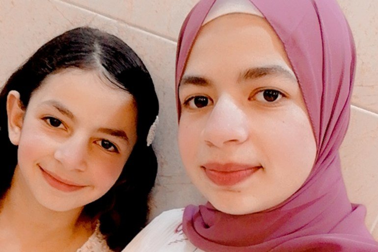 ريتاج (يسار) ونسيبة (يمين) استشهدتا في هجوم إسرائيلي على مدرسة التبين التي تؤوي نازحين في غزة