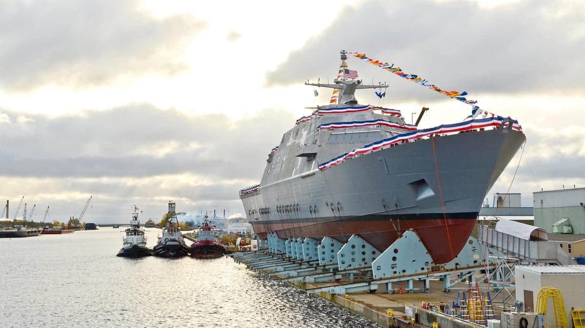 Lancement LCS N°7 USS Detroit Marinette Shipyard
