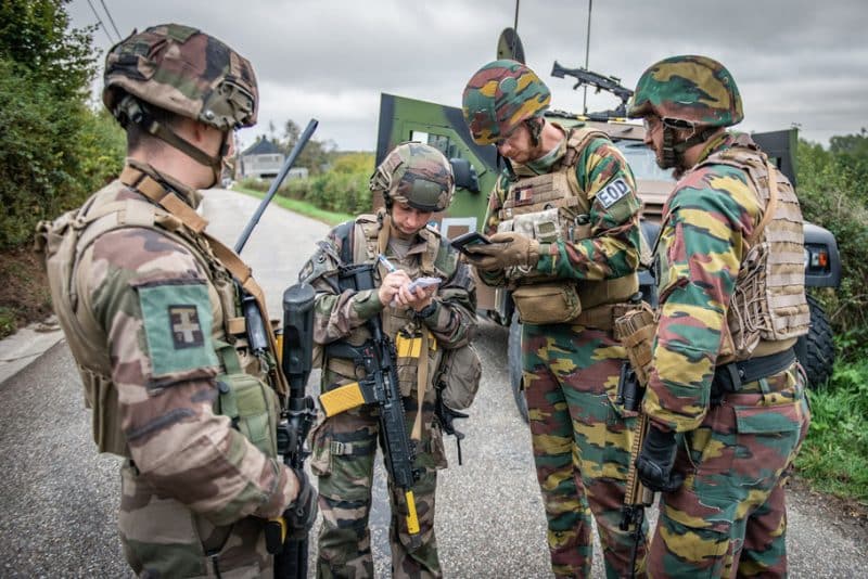 Armées belges et françaises coopération