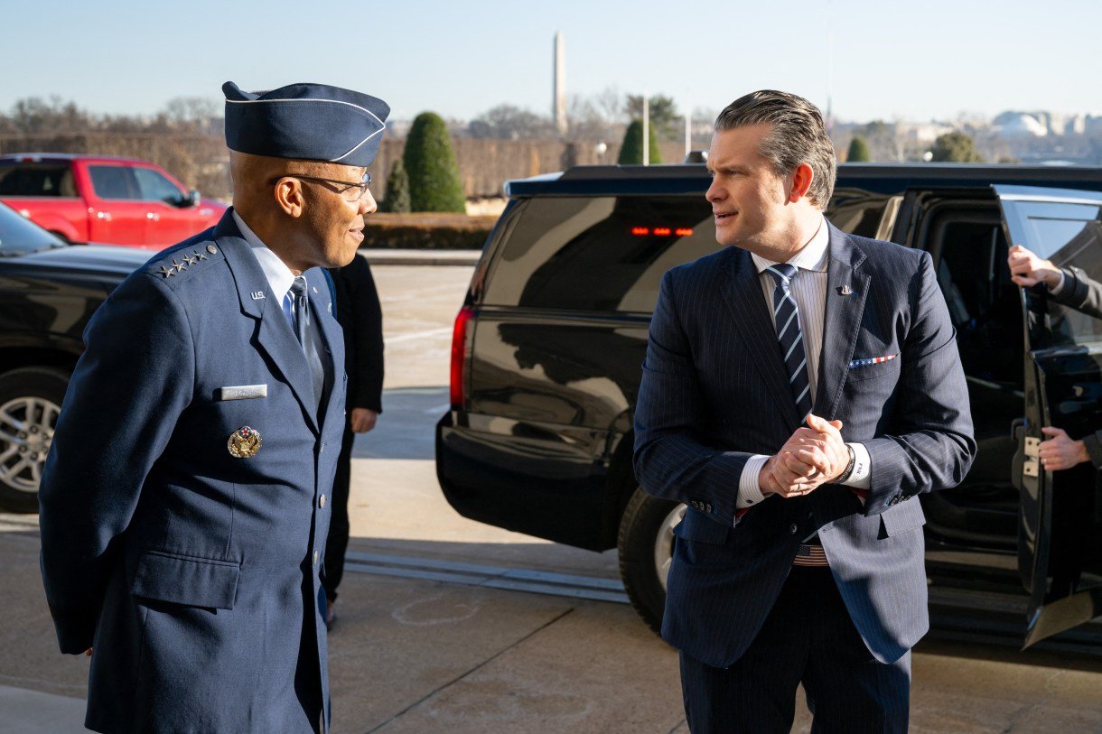 في البنتاغون ترامب ، شكوك متزايدة حول القوة العسكرية الأمريكية 2 VBP2T5KMORHXLII6Y637R32N4U