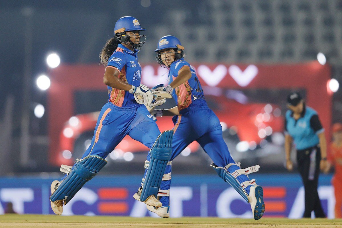 Delhi Capitals vs Mumbai Indians Live ScoreCard ، تحديثات LIDENT للدوري الممتاز للسيدات 2025 النهائي: Harmanpreet Kaur يغادر 66 ، MI يعاني من الانهيار الهائل مقابل العاصمة 2 23m9eiug yastika bhatia hayley matthews