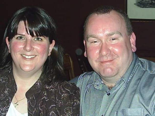 كنا سمينين للغاية على الجنس ووزني كاد أن يقتلني - إليكم كيف شاهدنا الشرارة بدون أوزميتش على الرغم من أن الزوجين فقدوا وزنهم لحفل زفافهما ، إلا أنهما سرعان ما أعادته خلال شهر العسل