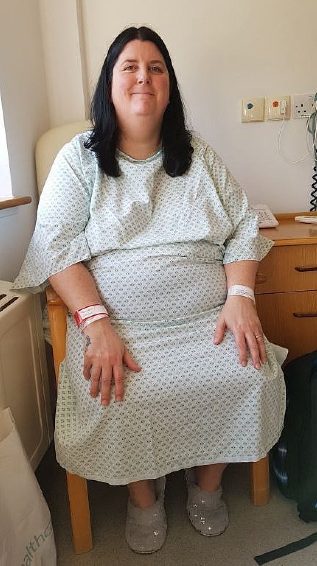 كنا سمينين للغاية على الجنس ووزني كاد أن يقتلني - إليكم كيف شاهدنا الشرارة بدون أوزميتش Jojo في عام 2019 في يوم جراحة الفرقة المعدية لها