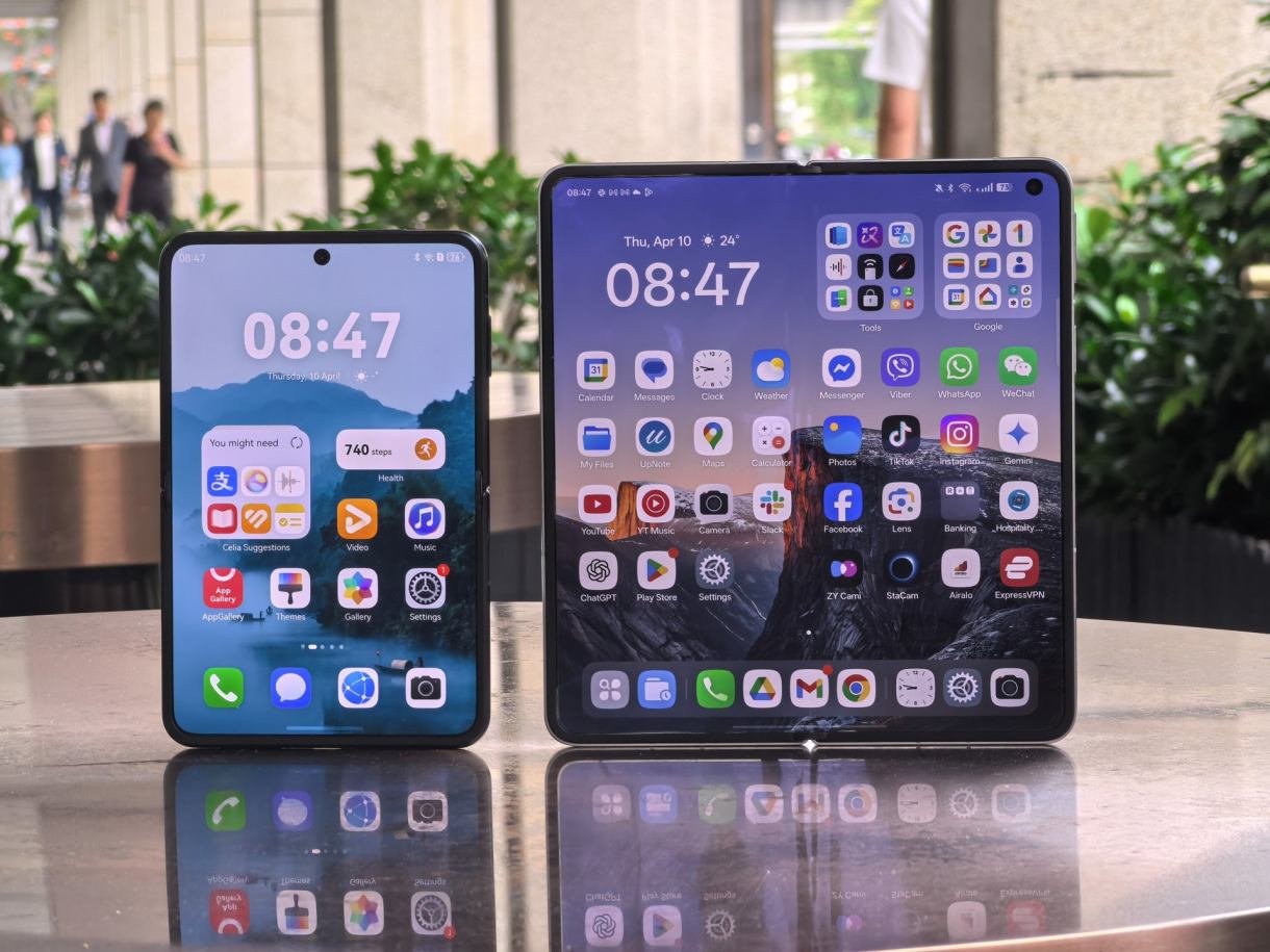 Huawei Pura X Size vs على غرار الكتاب قابلة للطي - حزم هاتف Tiny Flip مفاجأة كبيرة - تحقق من مقارنة الحجم هذه