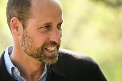 رويترز تبتسم وليام أثناء المشي