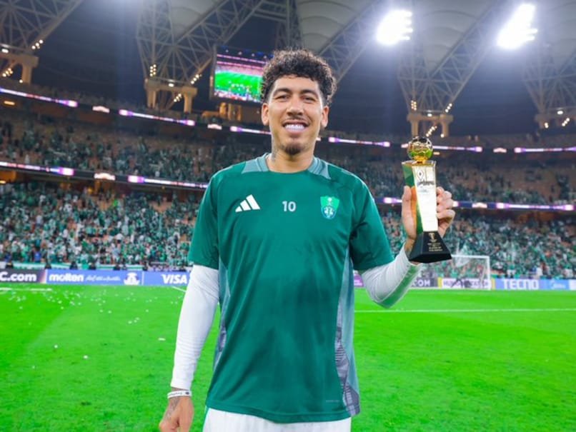 رياد ماهريز وروبرتو فيرمينو يدفعان آل إلى خبير شبه آسيوي رياد ماهريز وروبرتو فيرمينو يدفعان آل إلى خبير شبه آسيوي