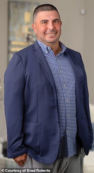 بعد أن استقال من السمنة المفرطة ، لم يستطع براد روبرتس أن يصدق ذلك عندما فقد 24 رطلاً في شهر واحد من أدوية فقدان الوزن