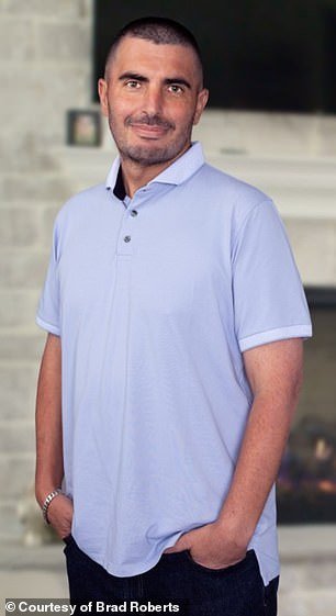 ومع ذلك ، في منعطف مروع للأحداث ، يقوم والد الرابع البالغ من العمر 44 عامًا وزوجته ستايسي بمقاضاة الطبيب الذي وصفه بأدوية فقدان الوزن