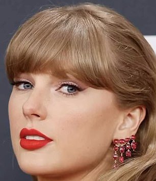 تكشف مقاطع الفيديو المذهلة عن أجمل نساء في هوليوود بدون تعديلات تجميلية ... وفقًا لخبير الجلد غالبًا ما يتم تكريم تايلور سويفت على مظهرها الطبيعي للغاية