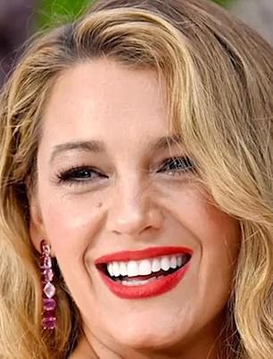 تكشف مقاطع الفيديو المذهلة عن أجمل نساء في هوليوود بدون تعديلات تجميلية ... وفقًا لخبير الجلد لم يؤكد بليك علنًا أو ينكر الذهاب تحت السكين ، على الرغم من أن الكثيرين قد تكهنوا بأنها تعرضت لعملية تجميل الأنف