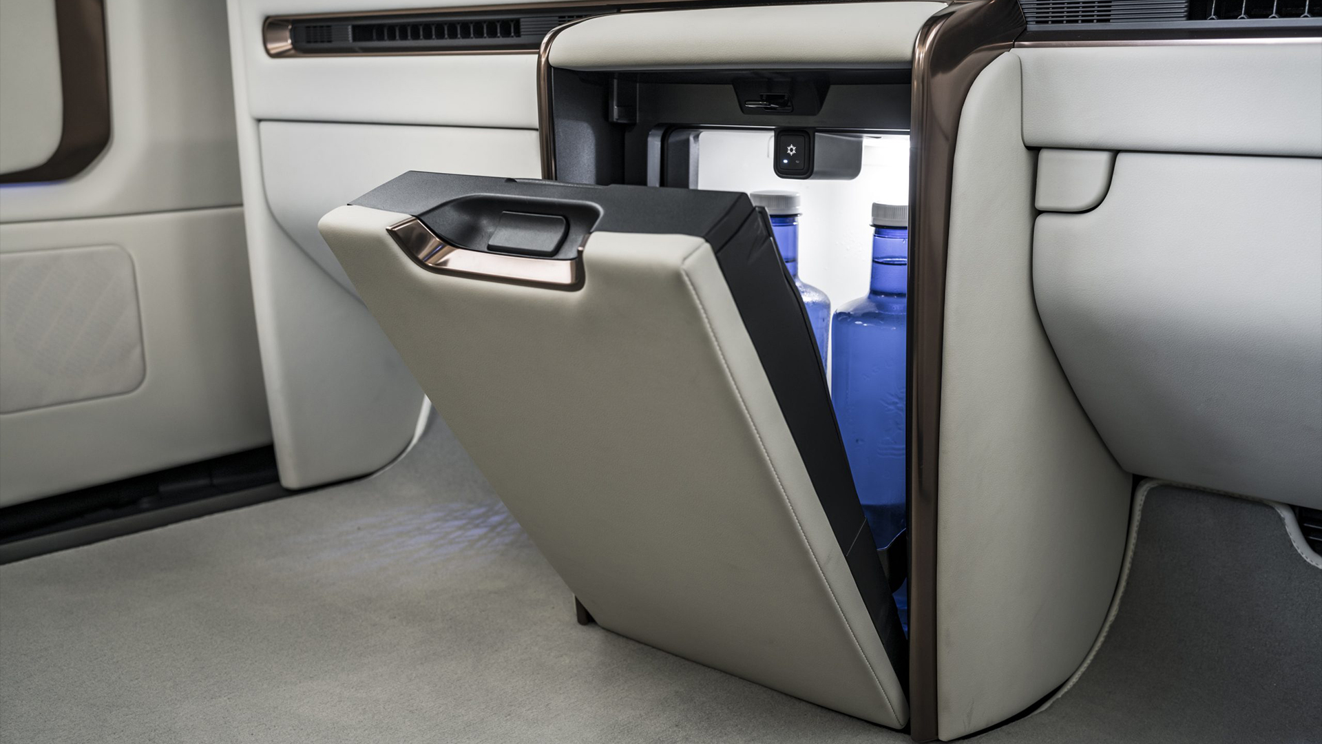 ننسى Rolls-Royce-بعد العيش مع Lexus LM350H الجديد ، قررت أن لدينا ملكًا جديدًا من الرفاهية لكزس LM350H