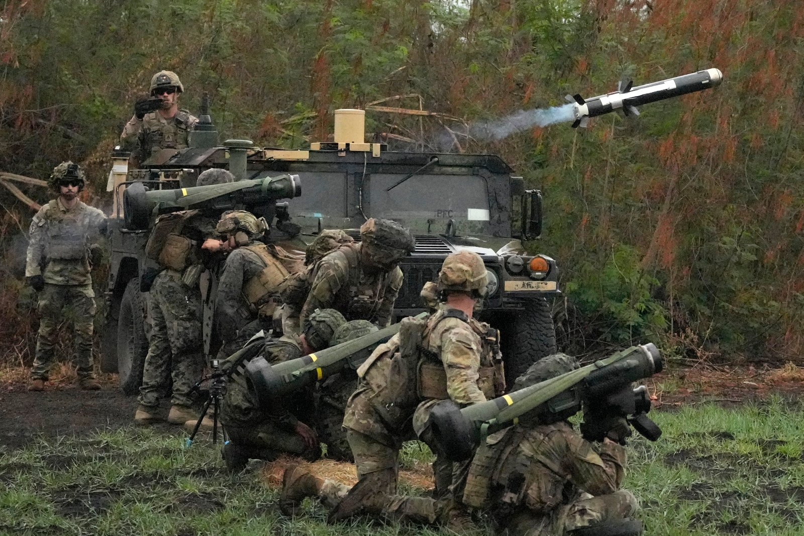 يختبر الجيش البريطاني سلاحًا خفيفًا لمكافحة الخانق في مجموعة التسجيلات