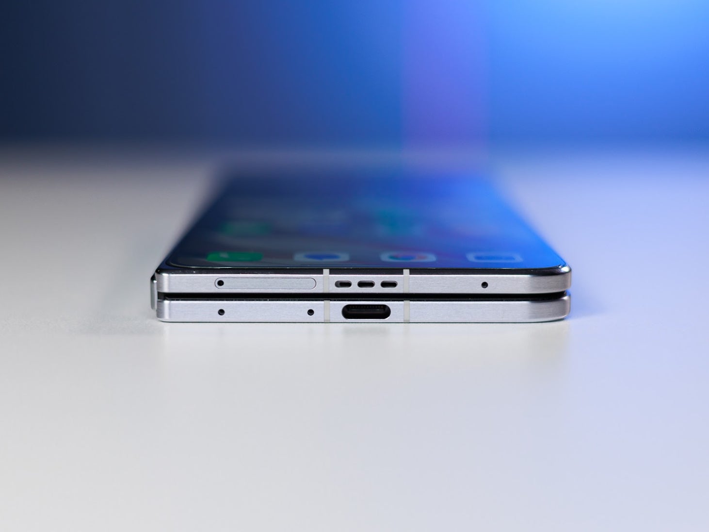 السميك Oppo Find N5 هو 8.93 مم عند طي. | ائتمان الصورة - phonearena - كان انتباهي Samsung Galaxy Z Fold 7 ، لكن ميزة أكثر إثارة لا تحدث