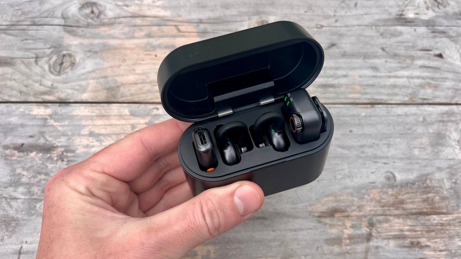 Hollyland Lark M2S wireless mic kit