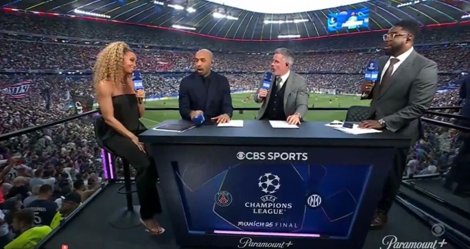 كيت عبد ، مع ثلاثة معلقين آخرين ، في نهائي دوري أبطال أوروبا.