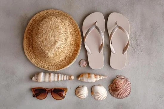 10 إكسسوارات سفر لا غنى -يركز معظمنا على الأساسيات مثل الملابس والأحذية والأجهزة