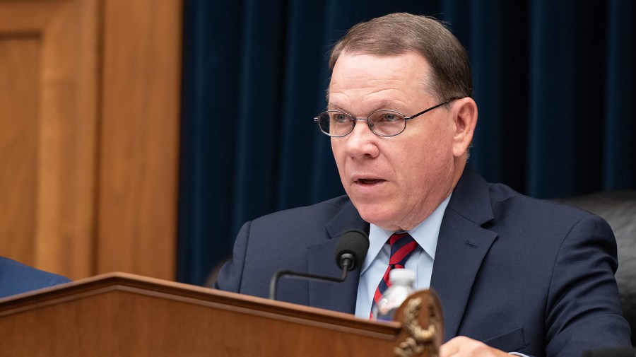 Bipartisan lawmakers propose making FEMA a Cabinet-level agency