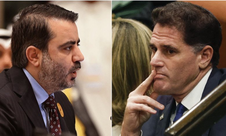 وزير الشؤون الاستراتيجية الإسرائيلي (يمين) ووزير الخارجية السوري (يسار) (أ ف ب)