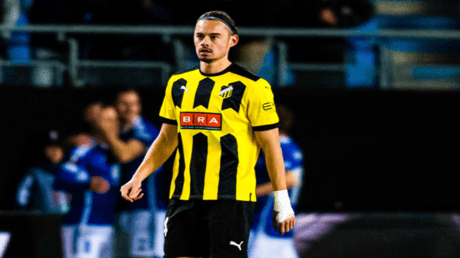 صنع 5 أهداف في 49 دقيقة.. عمر العيوني يكتب التاريخ في دوري المؤتمر الأوروبي