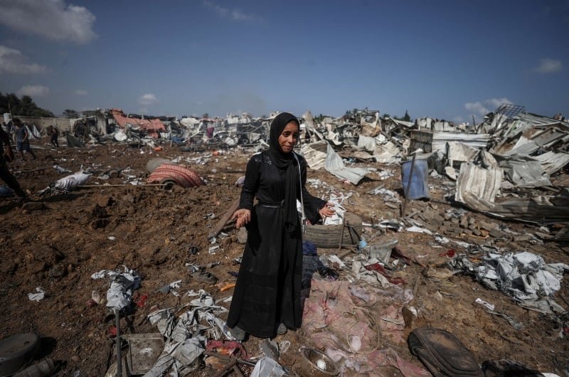 بالصور ؛ الجيش الإسرائيلي يدمر مخيماً لإيواء النازحين وسط قطاع غزة | شفقنا العربي بالصور ؛ الجيش الإسرائيلي يدمر مخيماً لإيواء النازحين وسط قطاع غزة | شفقنا العربي