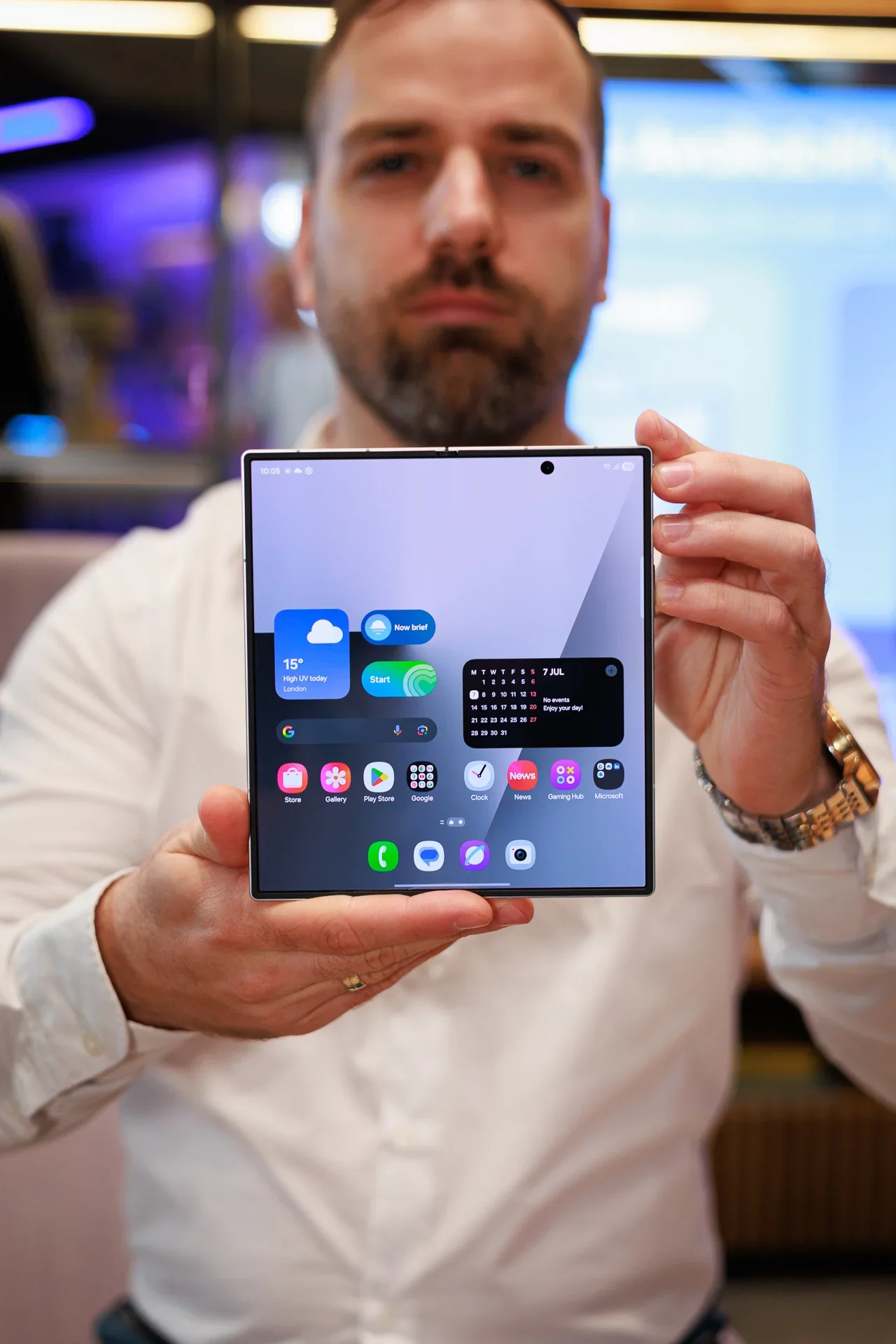 إن مشكلة تشكيل الطلاء Galaxy z 7 لا تحتوي إلا على حل واحد - وقد فات الأوان بالفعل صورة من قبل Phonearena - مشكلة تقطيع الطلاء Galaxy Z lold 7 لها حل واحد - وقد فات الأوان بالفعل