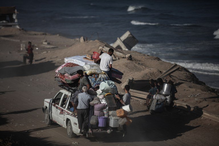 "الأونروا": 1.9 مليون شخص مشردون قسرا بغزة "الأونروا": 1.9 مليون شخص مشردون قسرا بغزة