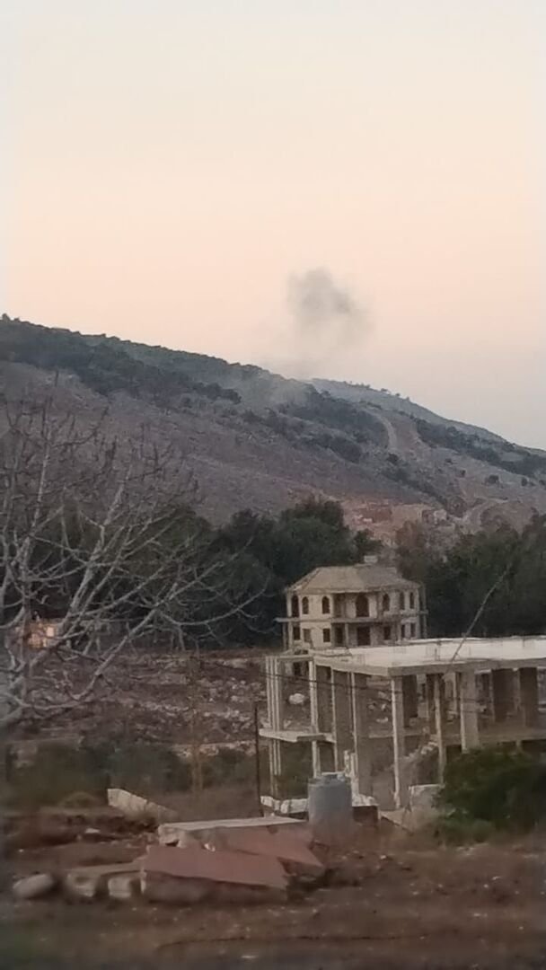 الجيش الإسرائيلي يشن غارات على مرتفعات علي الطاهر في بلدة كفرتبنيت جنوب لبنان