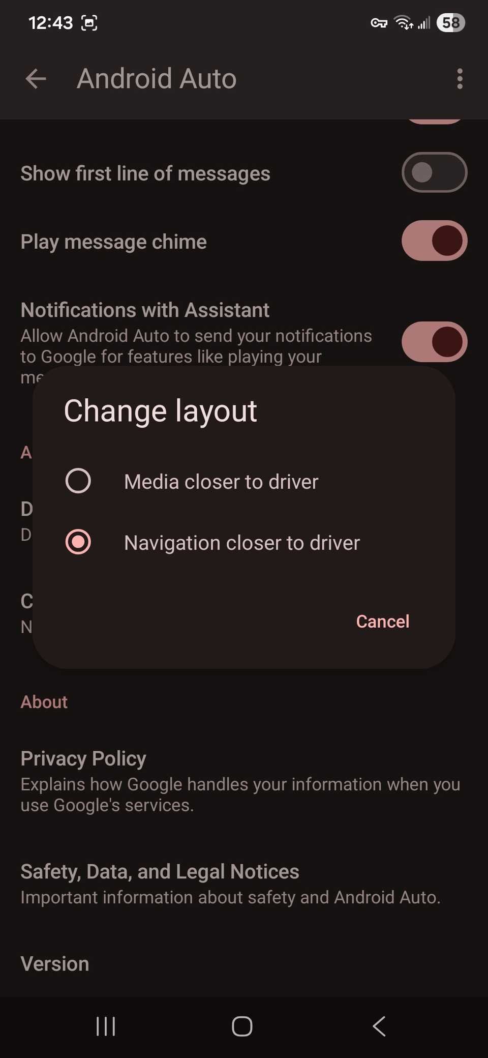 نافذة منبثقة تعرض خيارات تغيير التخطيط في تطبيق Android Auto